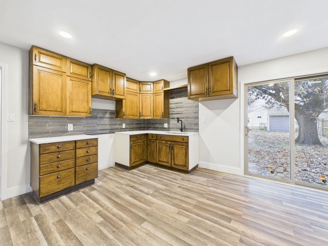 801 E 4th St, Wellington, KS 67152