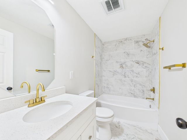 801 E 4th St, Wellington, KS 67152