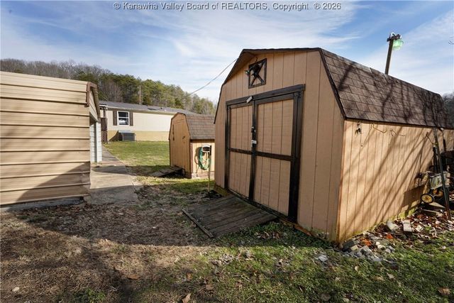 383 Kilgore Road, Scott Depot, WV 25560