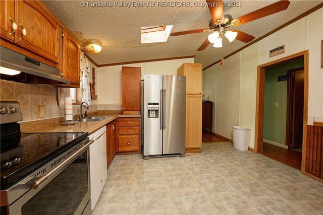 383 Kilgore Road, Scott Depot, WV 25560