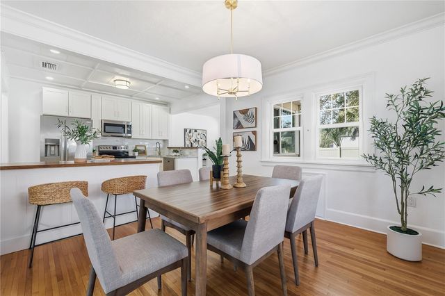 918 45TH STREET N, St Petersburg, FL 33713