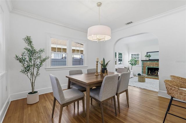 918 45TH STREET N, St Petersburg, FL 33713