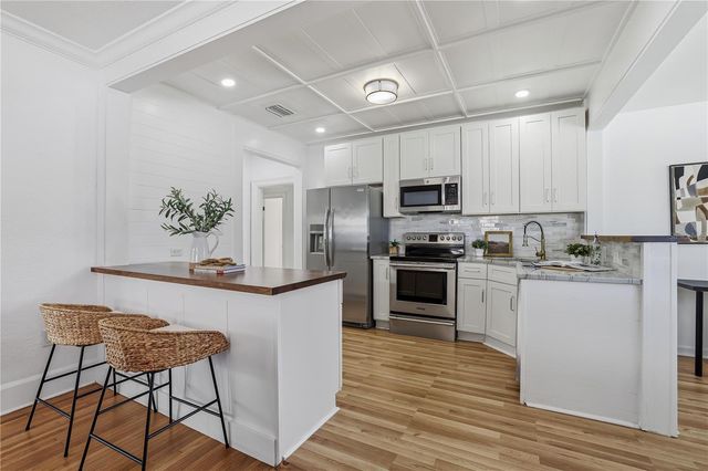 918 45TH STREET N, St Petersburg, FL 33713