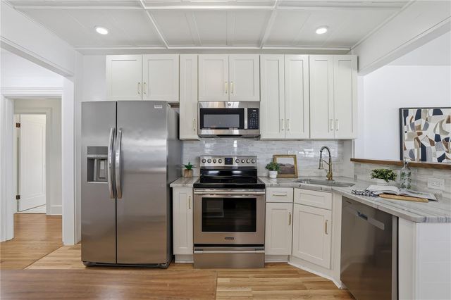 918 45TH STREET N, St Petersburg, FL 33713