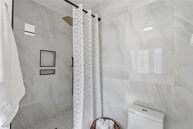 918 45TH STREET N, St Petersburg, FL 33713