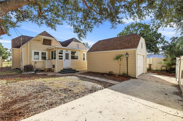 918 45TH STREET N, St Petersburg, FL 33713