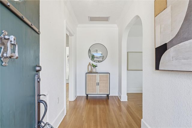 918 45TH STREET N, St Petersburg, FL 33713