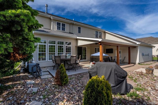 3990 Slusaric Road, Wheatfield, NY 14120