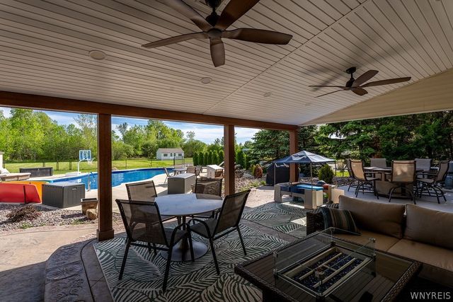 3990 Slusaric Road, Wheatfield, NY 14120