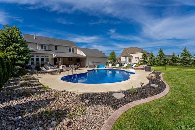 3990 Slusaric Road, Wheatfield, NY 14120