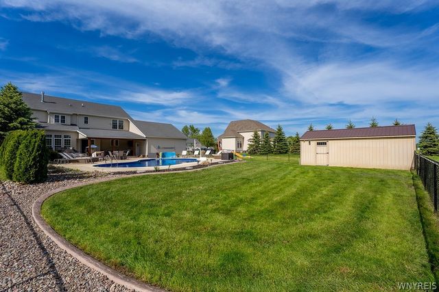 3990 Slusaric Road, Wheatfield, NY 14120