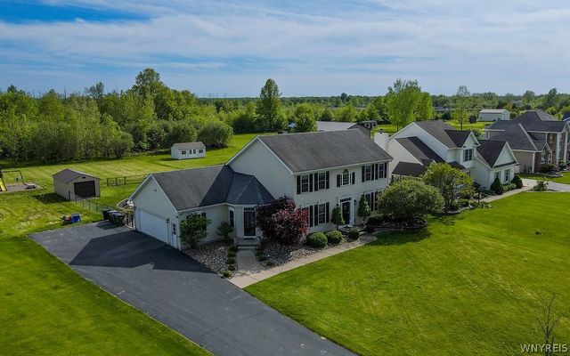 3990 Slusaric Road, Wheatfield, NY 14120