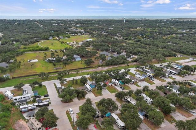 1402 W Corpus Christi St 33, Rockport, TX 78382