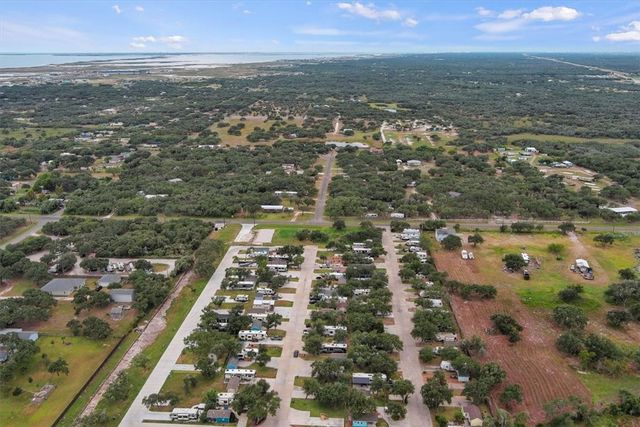 1402 W Corpus Christi St 33, Rockport, TX 78382