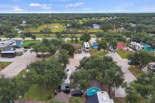 1402 W Corpus Christi St 33, Rockport, TX 78382