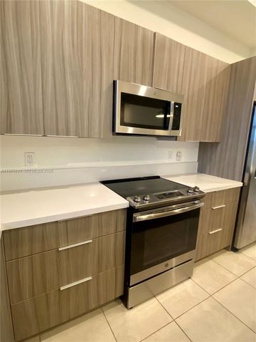 10455 NW 82nd St 33, Doral, FL 33178