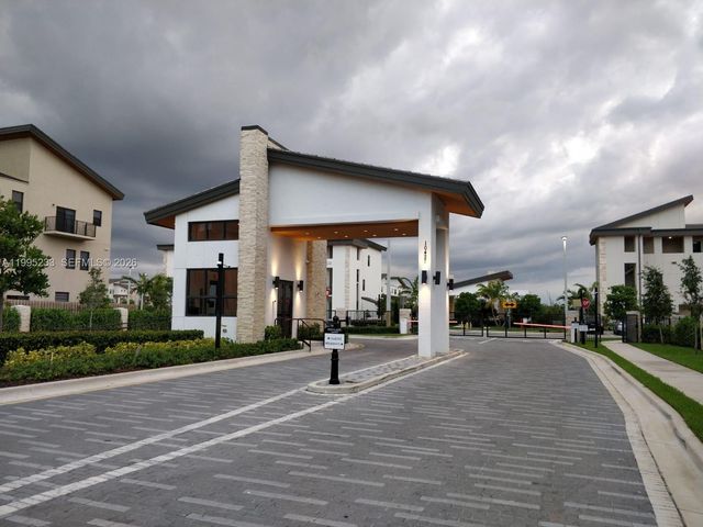 10455 NW 82nd St 33, Doral, FL 33178