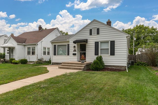 2349 30th Street, Moline, IL 61265