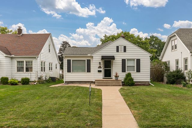 2349 30th Street, Moline, IL 61265