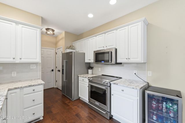 10511 Vintage Creek Dr, Louisville, KY 40299