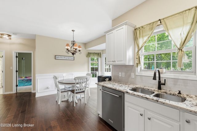 10511 Vintage Creek Dr, Louisville, KY 40299