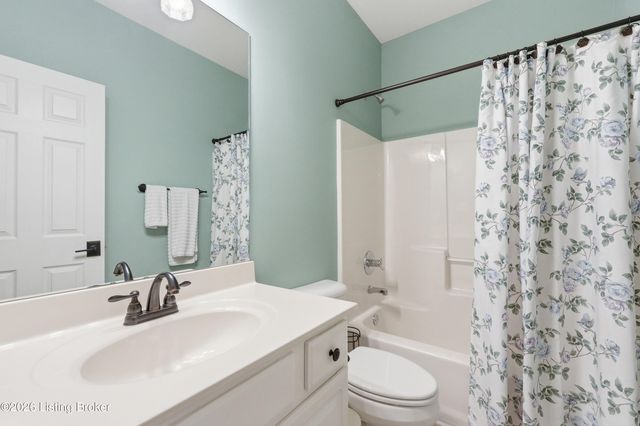 10511 Vintage Creek Dr, Louisville, KY 40299