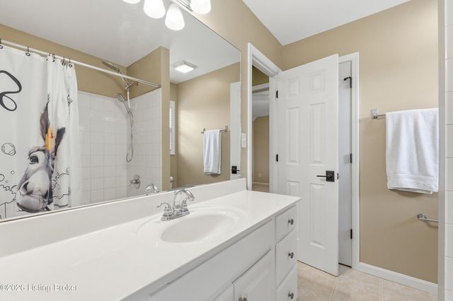 10511 Vintage Creek Dr, Louisville, KY 40299