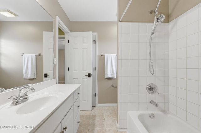 10511 Vintage Creek Dr, Louisville, KY 40299