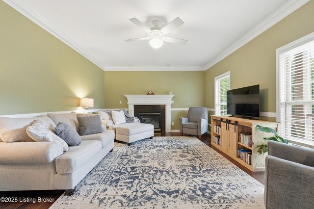 10511 Vintage Creek Dr, Louisville, KY 40299