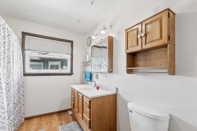 618 S 9th St, Salina, KS 67401