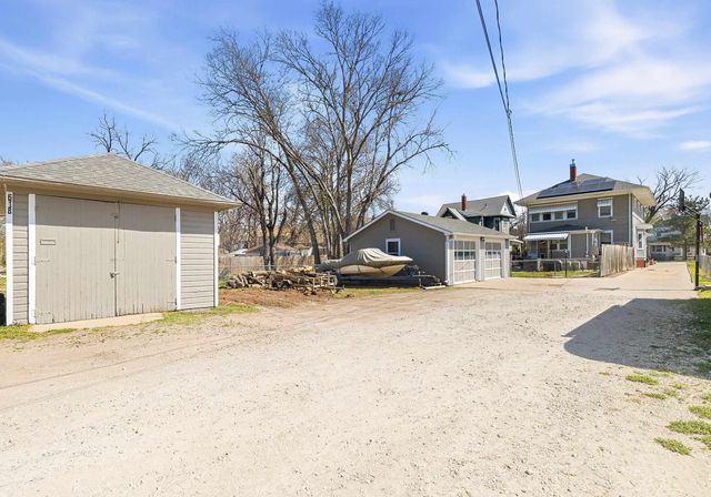 618 S 9th St, Salina, KS 67401