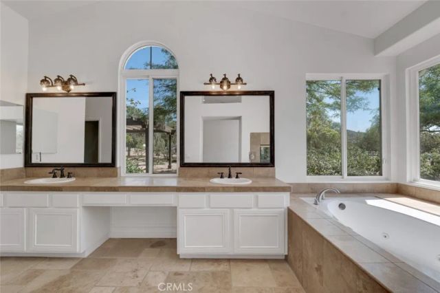 9618 Sweetwater Drive, Agua Dulce, CA 91390
