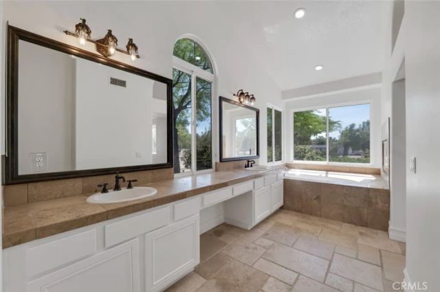 9618 Sweetwater Drive, Agua Dulce, CA 91390