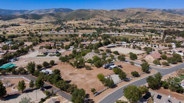 9618 Sweetwater Drive, Agua Dulce, CA 91390