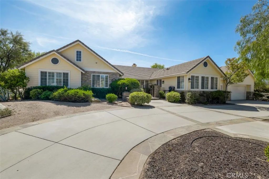 9618 Sweetwater Drive, Agua Dulce, CA 91390