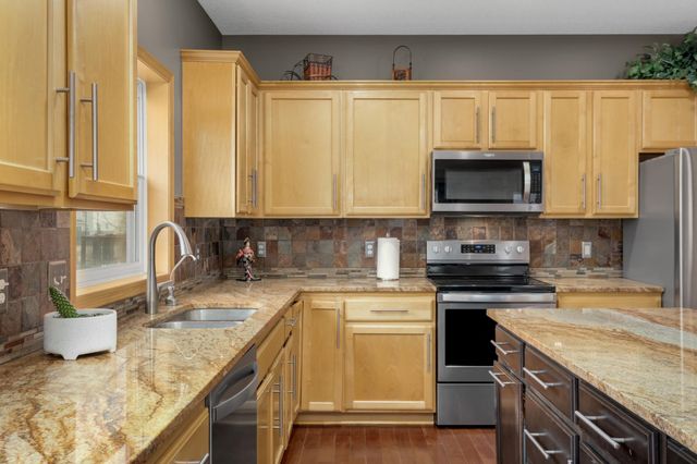 12029 86th Avenue N, Maple Grove, MN 55369