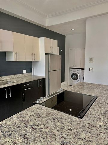 40 Crescent 2, Chelsea, MA 02150