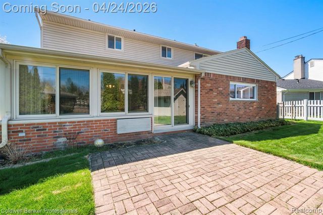 35624 Oakdale Street, Livonia, MI 48154