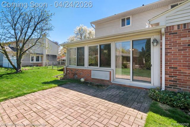 35624 Oakdale Street, Livonia, MI 48154