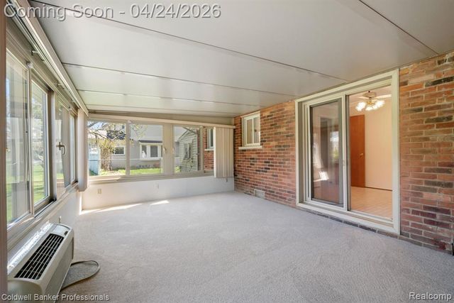 35624 Oakdale Street, Livonia, MI 48154