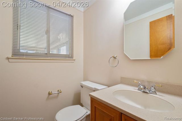 35624 Oakdale Street, Livonia, MI 48154