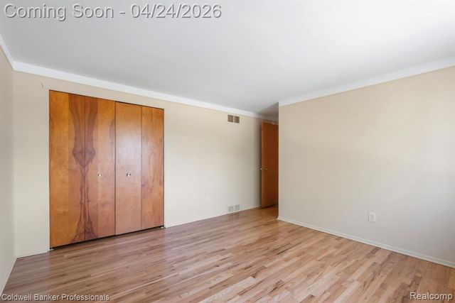 35624 Oakdale Street, Livonia, MI 48154