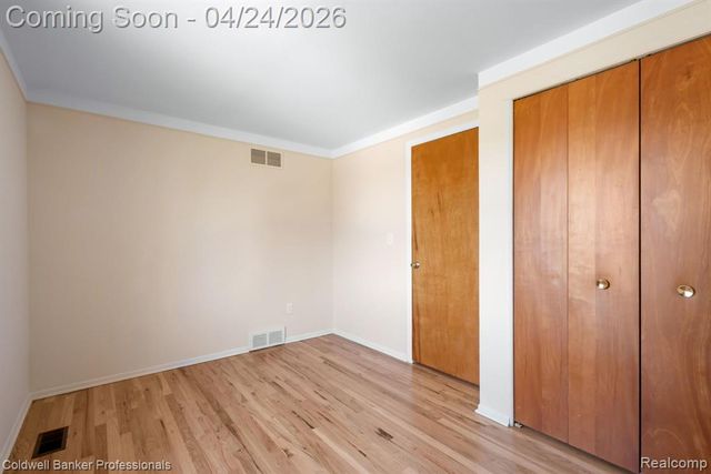35624 Oakdale Street, Livonia, MI 48154