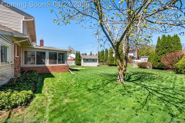 35624 Oakdale Street, Livonia, MI 48154