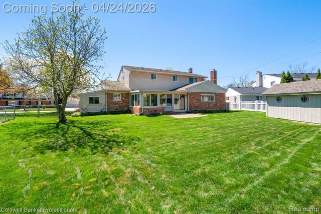 35624 Oakdale Street, Livonia, MI 48154