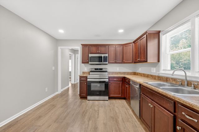 711 Lynn St, Murfreesboro, TN 37129