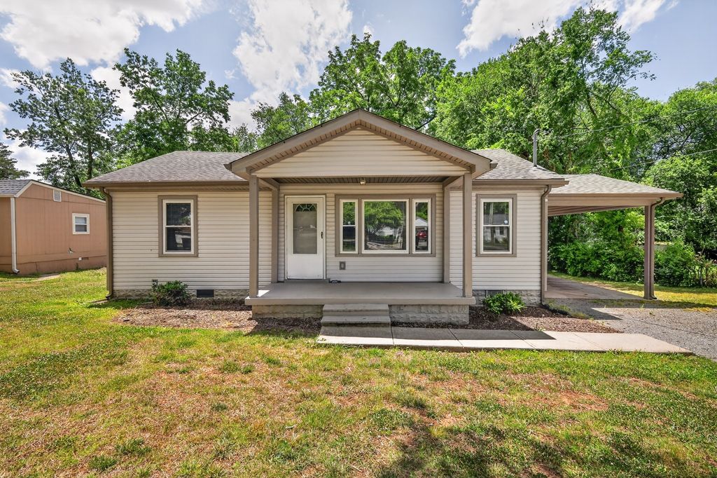 711 Lynn St, Murfreesboro, TN 37129