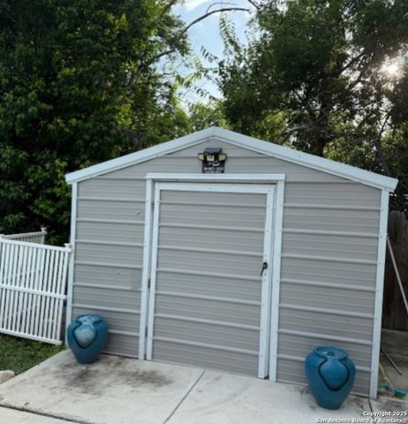317 42nd, San Antonio, TX 78237