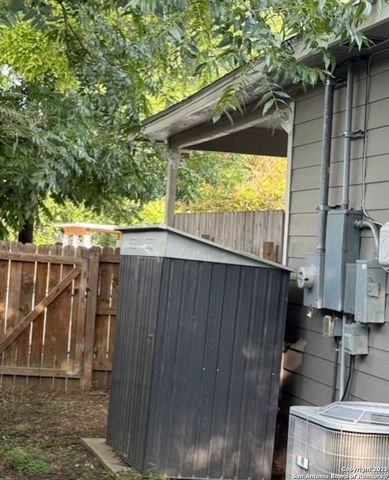 317 42nd, San Antonio, TX 78237