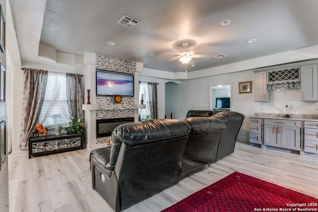 317 42nd, San Antonio, TX 78237